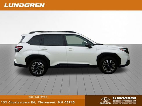 Certified 2025 Subaru Forester Premium AWD/4WD image 2