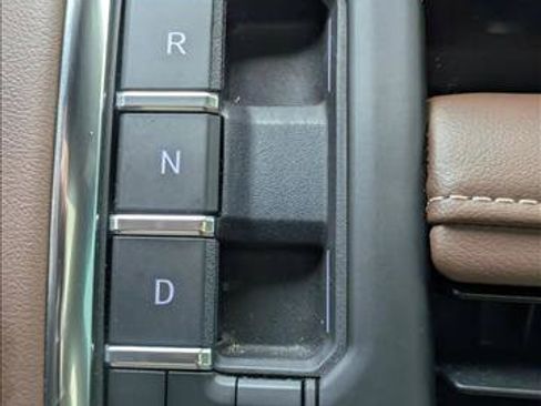 Used 2023 Chevrolet Tahoe High Country RWD image 12