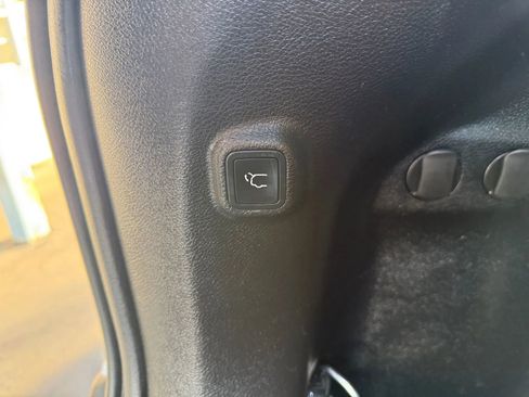 Used 2021 Jeep Cherokee Limited AWD/4WD image 6