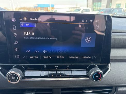 Used 2024 Chevrolet Colorado W/T image 16