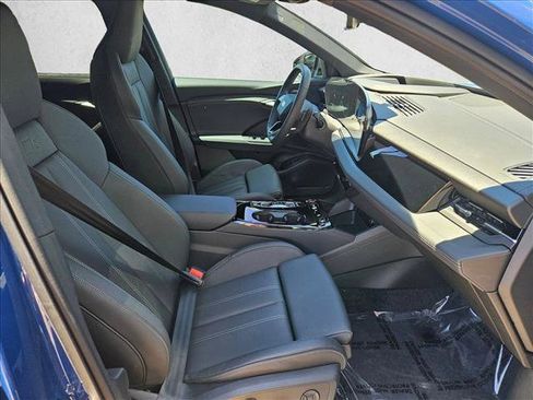 Used 2025 Audi SQ6 e-tron Premium Plus w/ Premium Plus AWD/4WD image 25