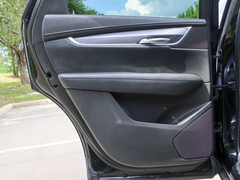 Used 2018 Cadillac XT5 Premium Luxury FWD image 12