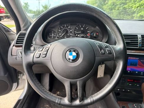 Used 2004 BMW 325i Sedan RWD image 17