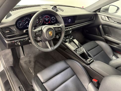 Used 2024 Porsche 911 Carrera T image 4