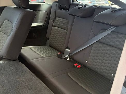 Used 2024 Nissan Pathfinder SV FWD image 6