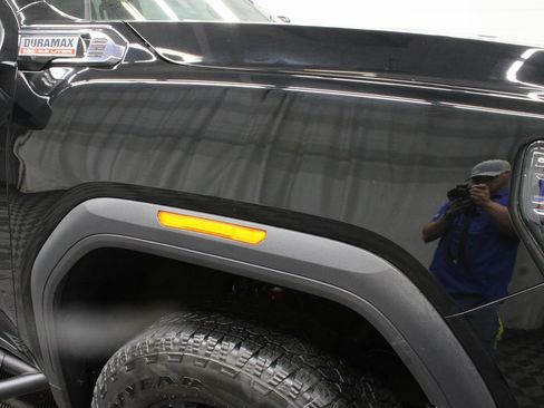 Used 2024 GMC Sierra 2500 AT4 image 35