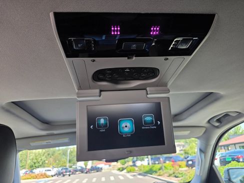 Used 2019 GMC Yukon Denali w/ Denali Ultimate Package AWD/4WD image 30