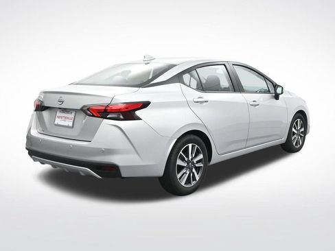 Used 2025 Nissan Versa SV FWD image 5