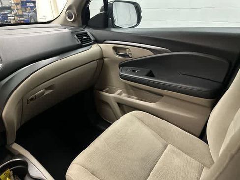 Used 2017 Honda Pilot EX image 13