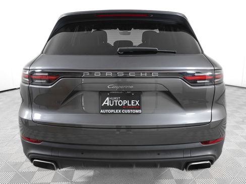 Used 2023 Porsche Cayenne AWD/4WD image 6