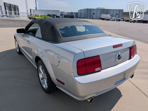 Used 2005 Ford Mustang GT image 13