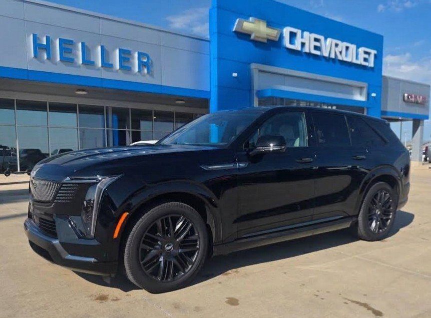 Used 2026 Cadillac Escalade IQ Sport 1 w/ LPO, ONYX Package AWD/4WD image 3