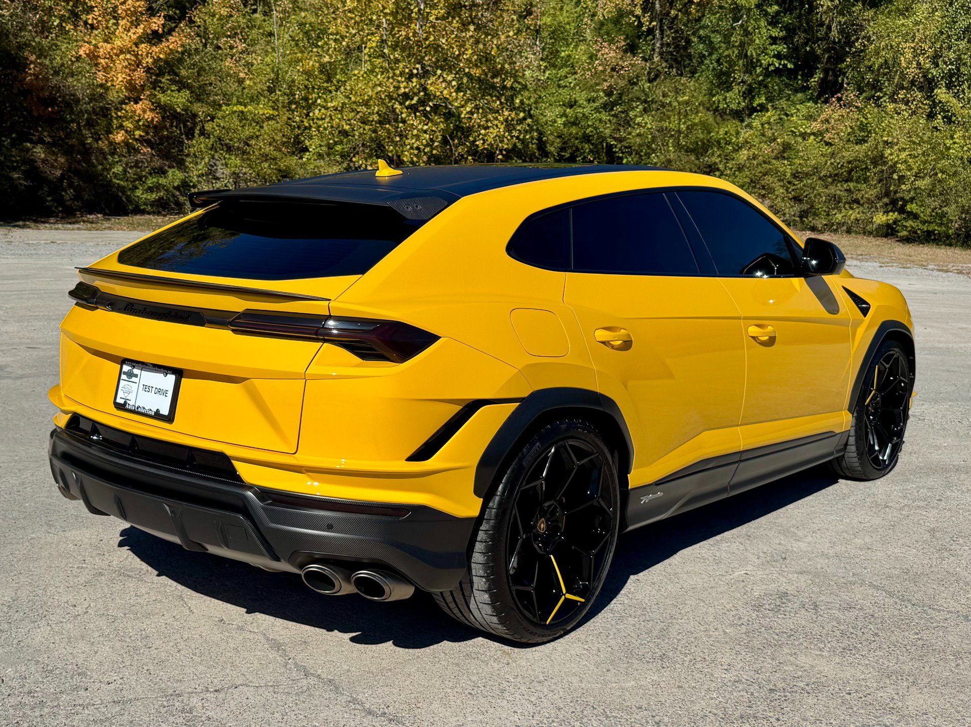 Used 2024 Lamborghini Urus Performante AWD/4WD image 3