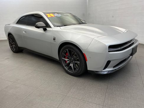Used 2024 Dodge Charger Daytona Scat Pack w/ Plus Group AWD/4WD image 9