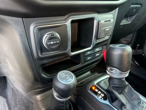 Used 2022 Jeep Wrangler Unlimited Sport AWD/4WD image 26