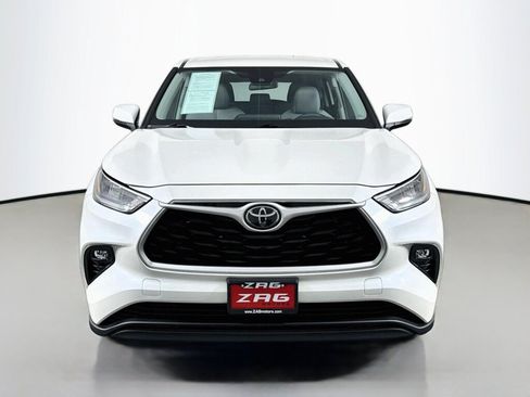 Used 2020 Toyota Highlander LE AWD/4WD image 8