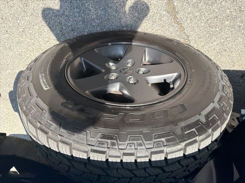 Used 2016 Jeep Wrangler Sport image 12