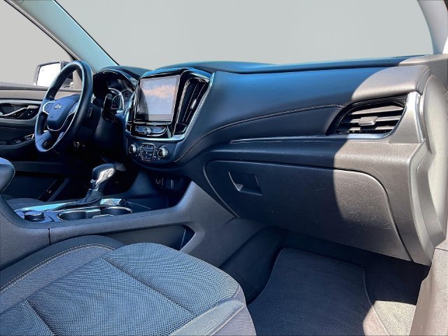 Used 2021 Chevrolet Traverse LT w/ LPO, Blackout Package AWD/4WD image 14