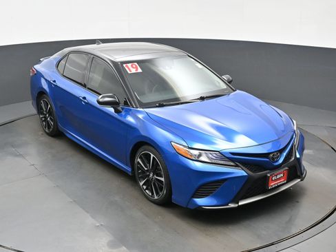 Used 2019 Toyota Camry XSE FWD image 34