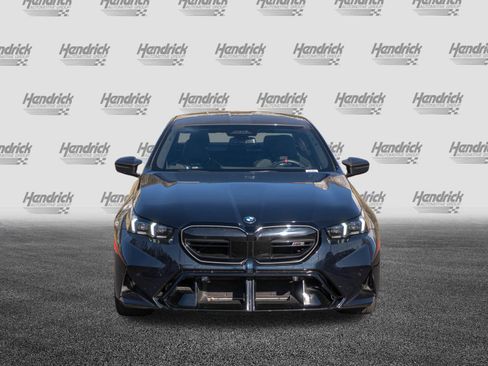Used 2025 BMW M5 image 5