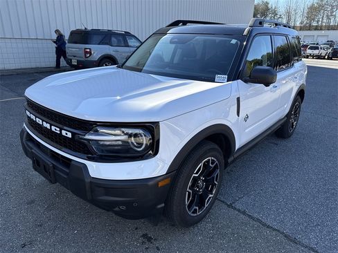 Used 2025 Ford Bronco Sport Outer Banks w/ Outer Banks Tech Package+ image 3