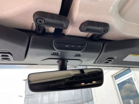 Used 2022 Jeep Gladiator Rubicon w/ LED Lighting Group AWD/4WD image 22
