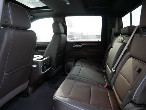 New 2026 GMC Sierra 2500 Denali w/ Denali Reserve Package image 7