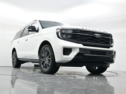 New 2025 Ford Expedition Max Platinum w/ Stealth Performance Package image 50
