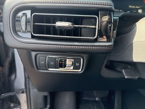 Used 2021 Lincoln Aviator AWD image 15