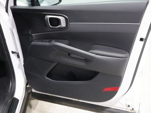 Used 2024 Kia Sorento S AWD/4WD image 23