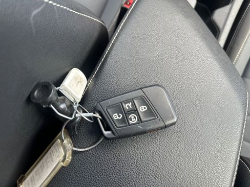 Used 2025 Volkswagen Jetta SE image 22