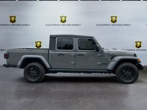Used 2023 Jeep Gladiator Sport AWD/4WD image 6