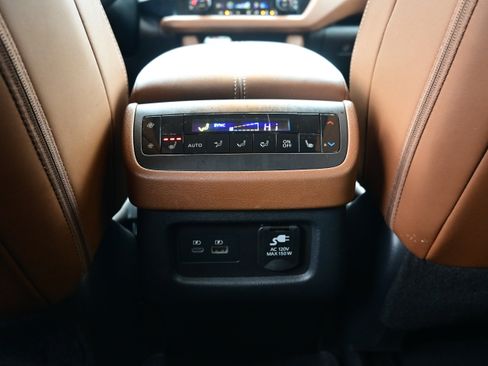 Certified 2023 Nissan Pathfinder Platinum w/ Cargo Package image 18