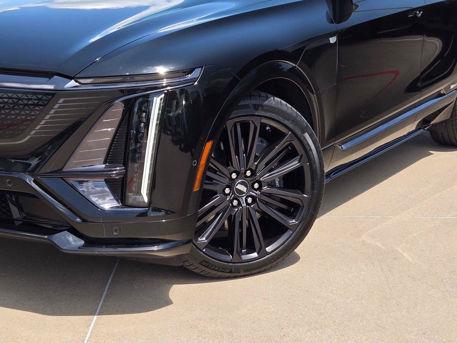 Used 2026 Cadillac Lyriq V w/ LPO, Floor Liner Package AWD/4WD image 7
