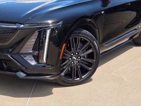 Used 2026 Cadillac Lyriq V w/ LPO, Floor Liner Package AWD/4WD image 7