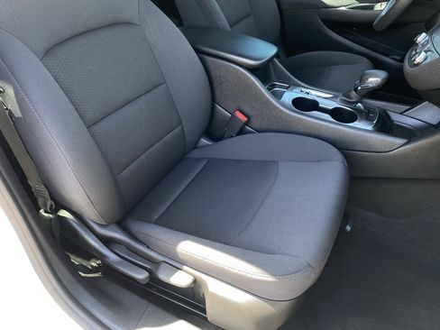 Used 2023 Chevrolet Malibu LS FWD image 10