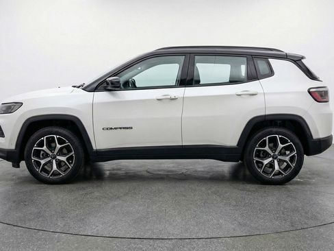 Used 2025 Jeep Compass Limited image 5