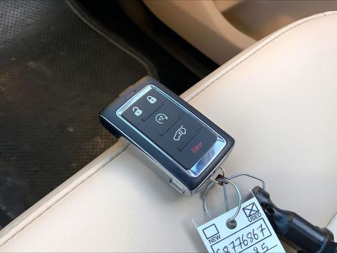 Used 2025 Jeep Grand Cherokee L Limited RWD image 14