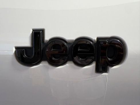 Certified 2023 Jeep Grand Cherokee L Laredo image 14