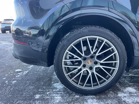 Certified 2023 Porsche Cayenne Platinum Edition AWD/4WD image 15