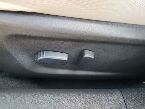 Used 2025 Nissan Altima 2.5 SV FWD image 8