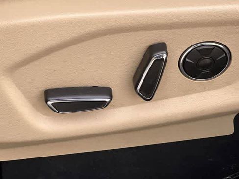 Used 2017 Ford Explorer Limited w/ Equipment Group 301A FWD image 31