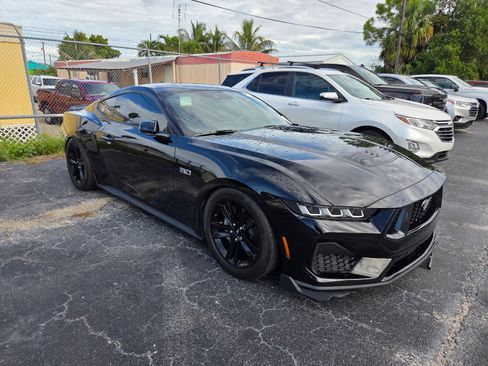 Used 2024 Ford Mustang GT RWD image 2