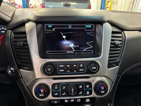 Used 2020 GMC Yukon SLT w/ Premium Edition AWD/4WD image 4