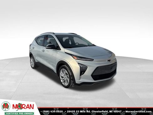 Used 2022 Chevrolet Bolt EUV LT w/ Comfort Package image 7