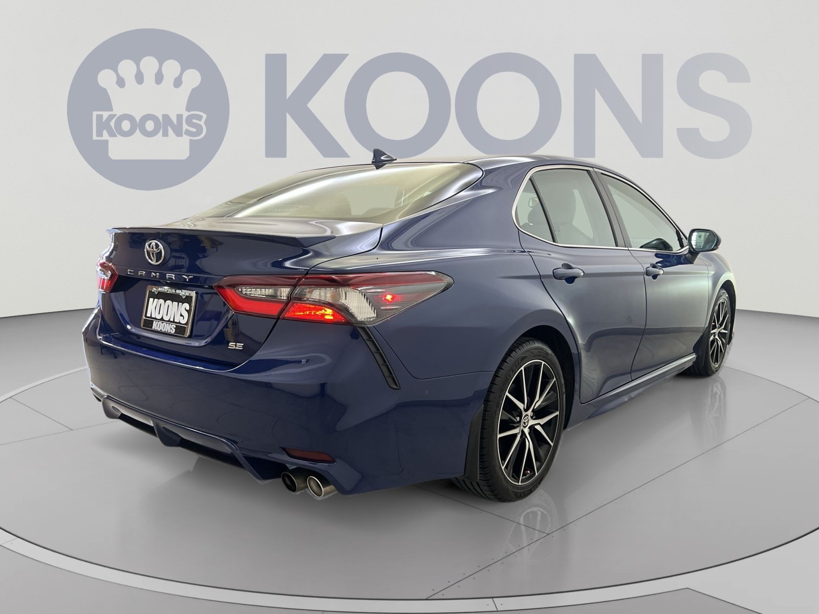 Used 2023 Toyota Camry SE w/ Cold Weather Package FWD image 8