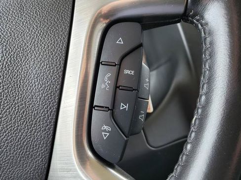 Used 2018 Chevrolet Express 2500 w/ Driver Convenience Package RWD image 19
