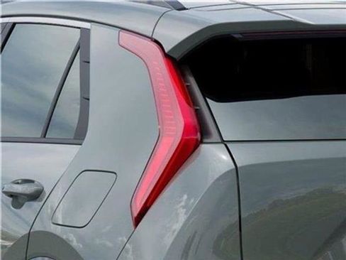 New 2025 Kia Niro EX Touring image 65