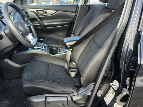 Used 2018 Nissan Rogue Sport S image 21