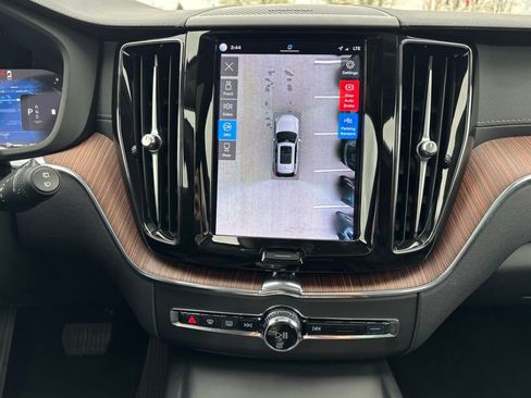 Certified 2023 Volvo XC60 B6 Ultimate w/ Climate Package AWD/4WD image 17